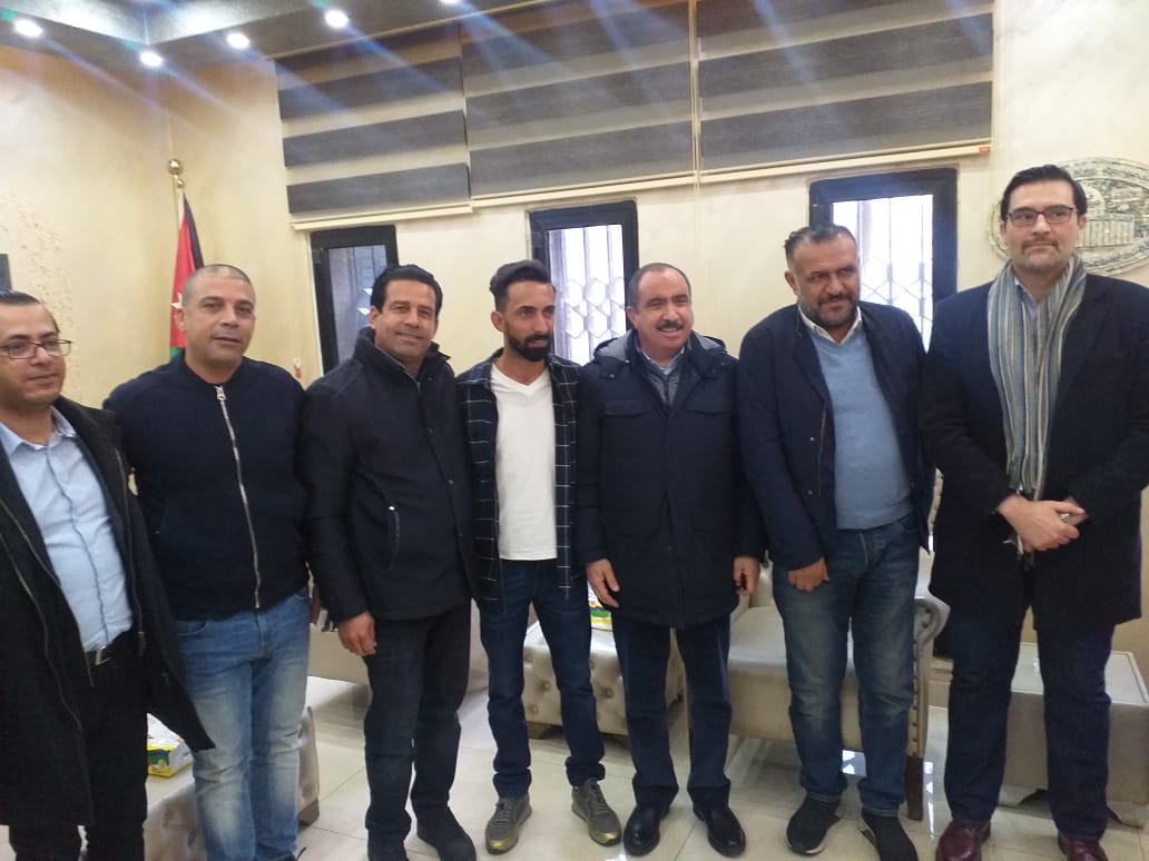 وزير النقل في شركة التكسي المميز