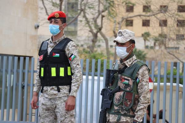 الجيش: إغلاق جميع محافظات المملكة من