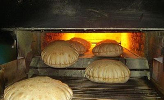 اتلاف طن اغذية فاسدة واغلاق مخبز