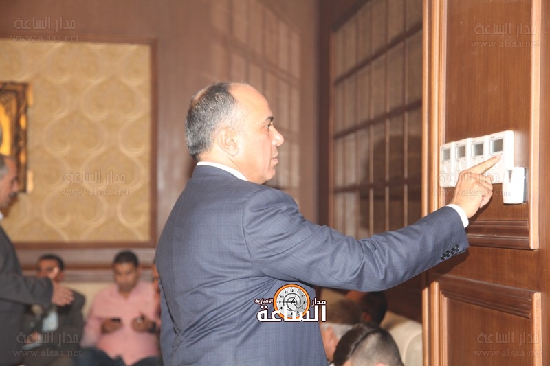 النائب نصار القيسي يقدم 30 غرفة