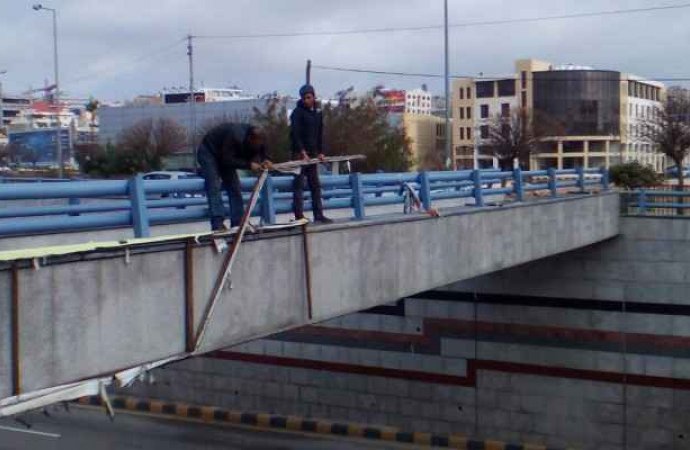 إزالة 771 مترا لوحات إعلانية مخالفة