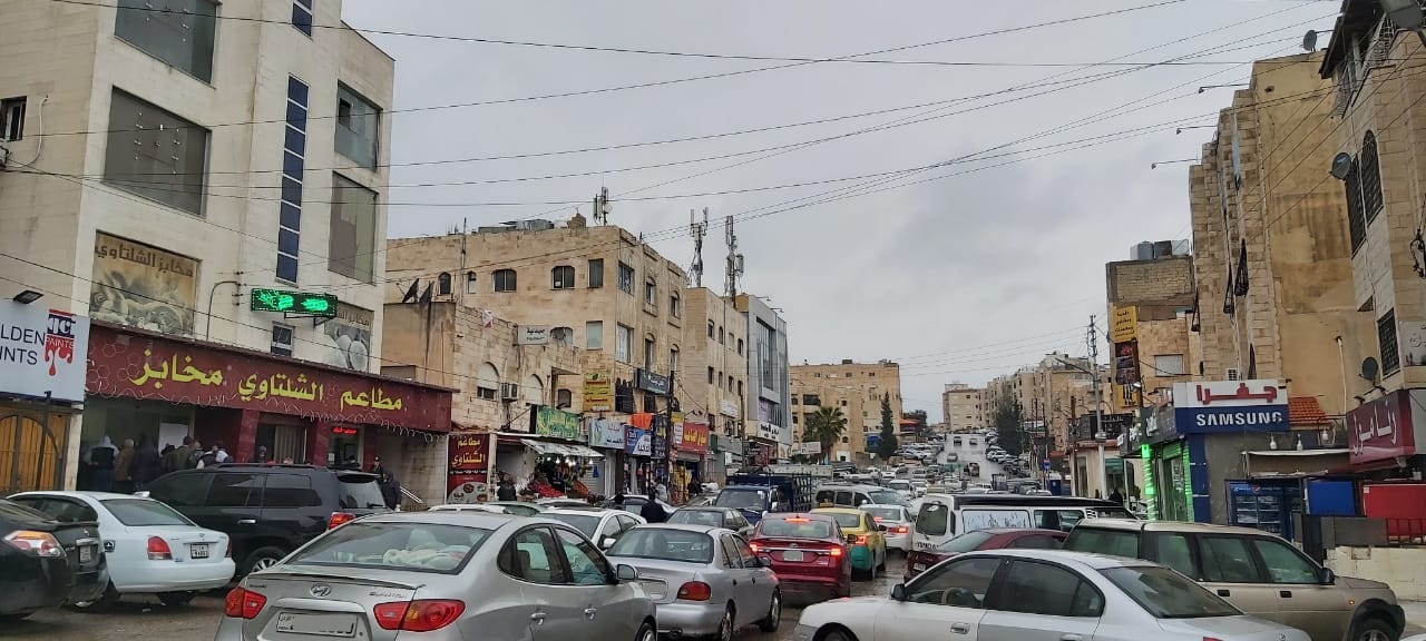 تهافت غير مسبوق على شراء المواد