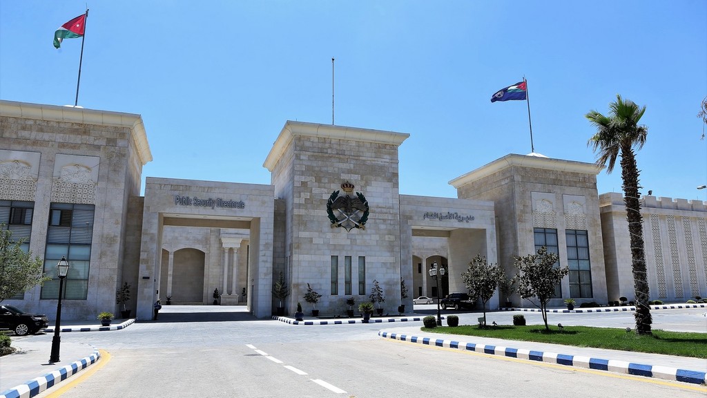 الامن العام: 186 الف مكالمة على