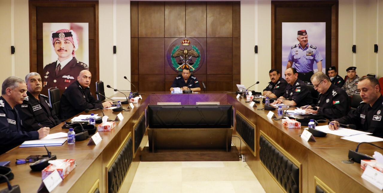 الحواتمة: نامل من جميع الأردنيين التقيد