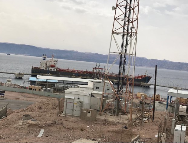 3 سفن محملة بـ «الديزل والنفط