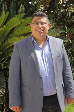 رجل الأعمال أبو الراغب يقدم 200