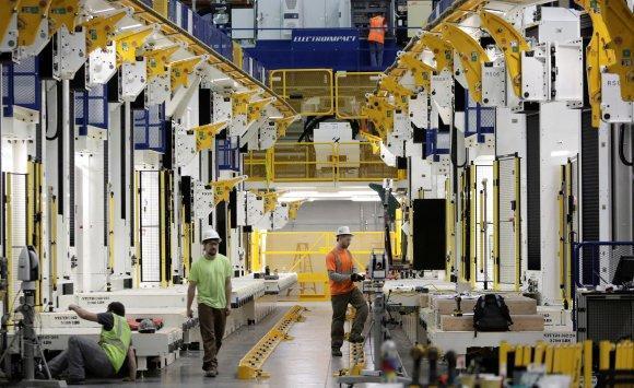 تخبط في ادارة الصناعة وعدد من