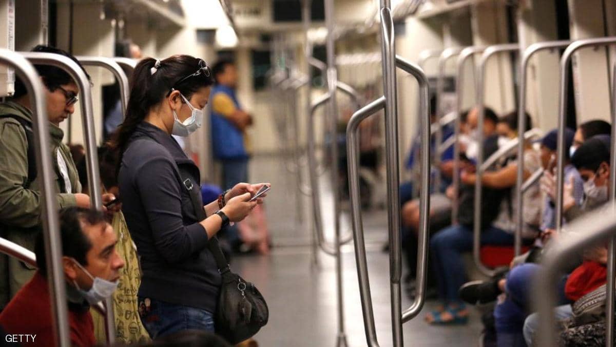 هل يعلق فيروس كورونا على الملابس؟