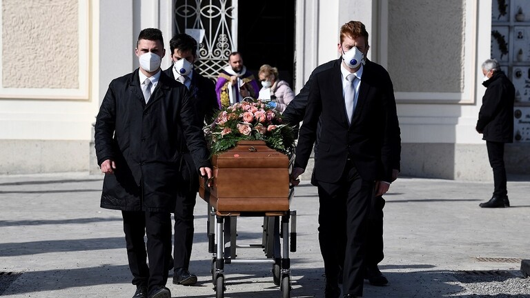 كورونا.. وفاة 889 شخصا في إيطاليا