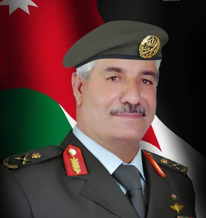 لواء متقاعد لوزير المالية: انا خجل