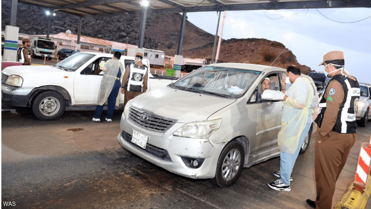 منع التجول في مكة والمدينة على