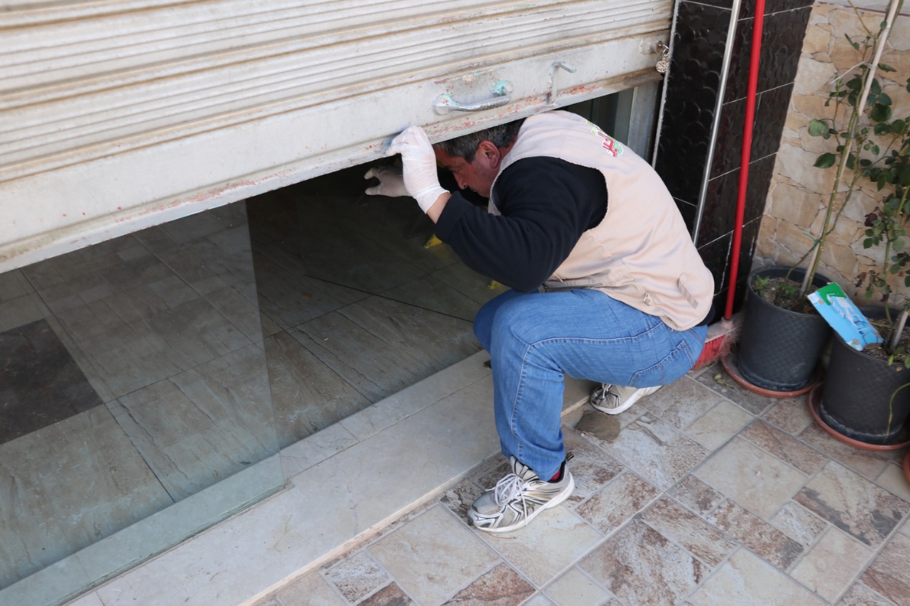 صاحب صالون حلاقة في عمّان يستنجد: