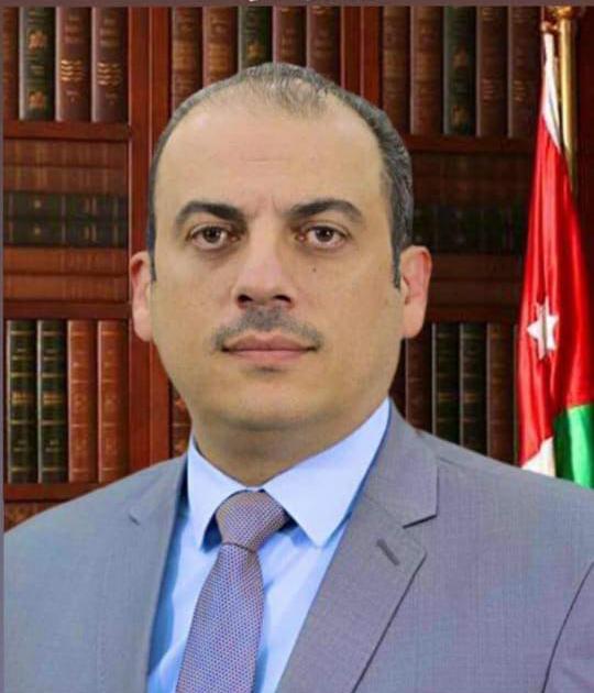 مدير عام الوطني للبحوث الزراعية يتبرع