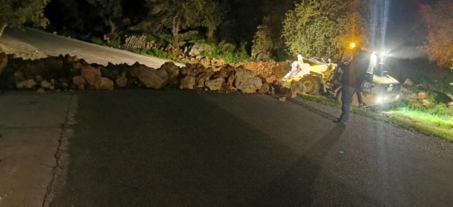 إغلاق طريق فرعي بين منطقة الكريمة