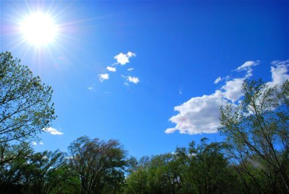 أجواء لطيفة الحرارة إلى باردة وأمطار