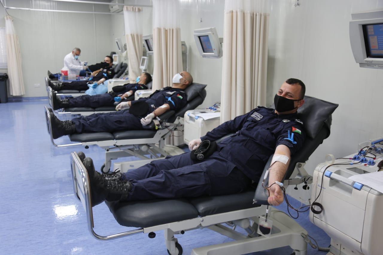 الامن العام يواصل حملات التبرع بالدم