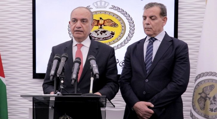 في انتظار الساعة الثامنة.. في انتظار