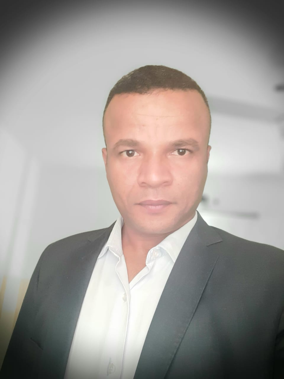 المعاقلة يكتب: هامات الوطن مرفوعة بفخر