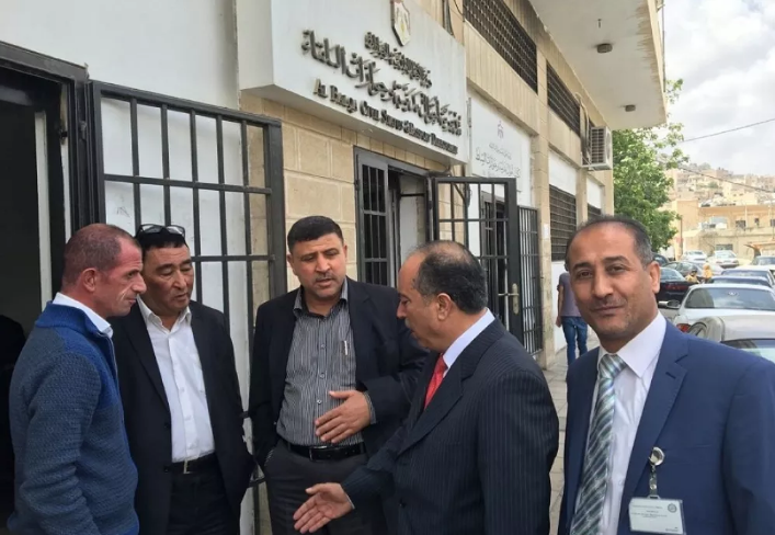 الشهوان يزور مكتب احوال السلط بعد