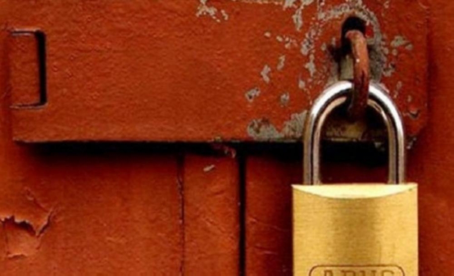 الكرك: اغلاق 200 محل تجاري منذ