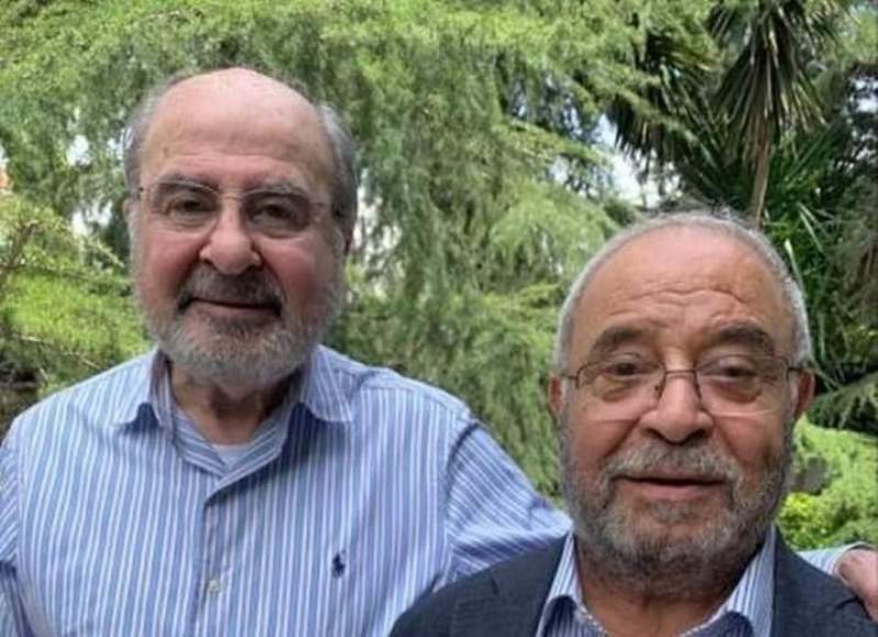 ما سر هذه الصورة بين طاهر