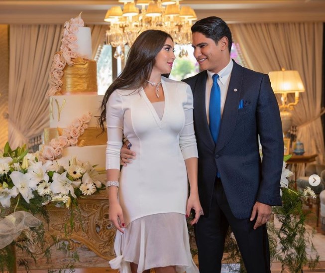 تعرف على سعر فستان ياسمين صبري