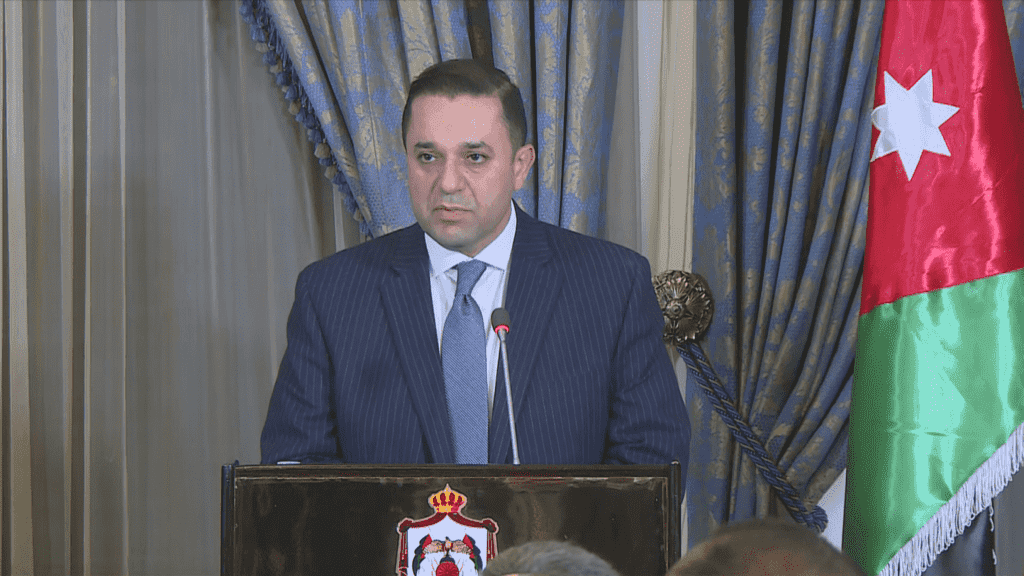 العسعس: صرف رواتب شهر 4 الاثنين..