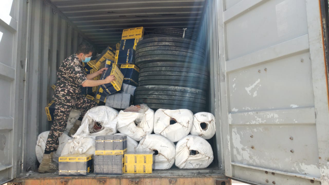 الجمارك تحبط تهريب بضائع مختلفة