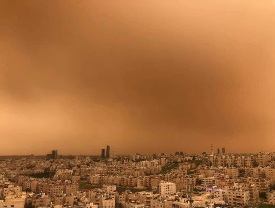بالفيديو.. موجات غبارية في سماء العاصمة
