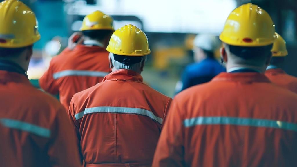 السماح لعمال وافدين بالمغادرة بعد التسجيل