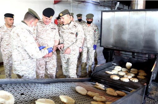 الحنيطي يتفقد مجموعة المخابز العسكرية ومجموعة