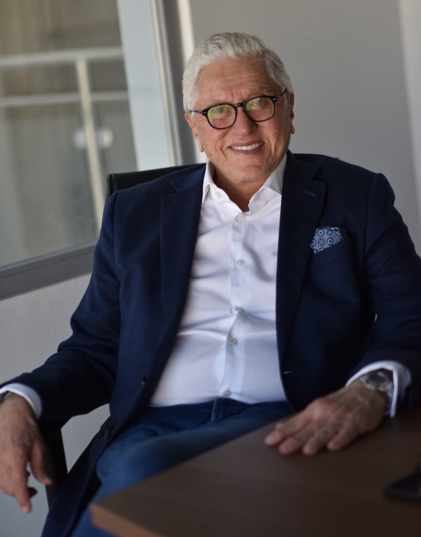 خلدون الطبري يتبرع بمائة ألف دينار