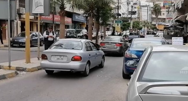 الحياة تعود إلى طبيعتها تدريجيا في