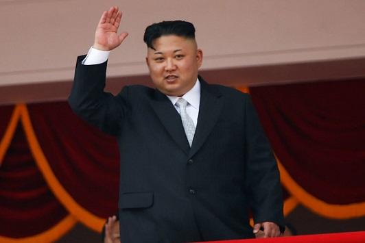 كيم لا يستطيع الوقوف أو السير