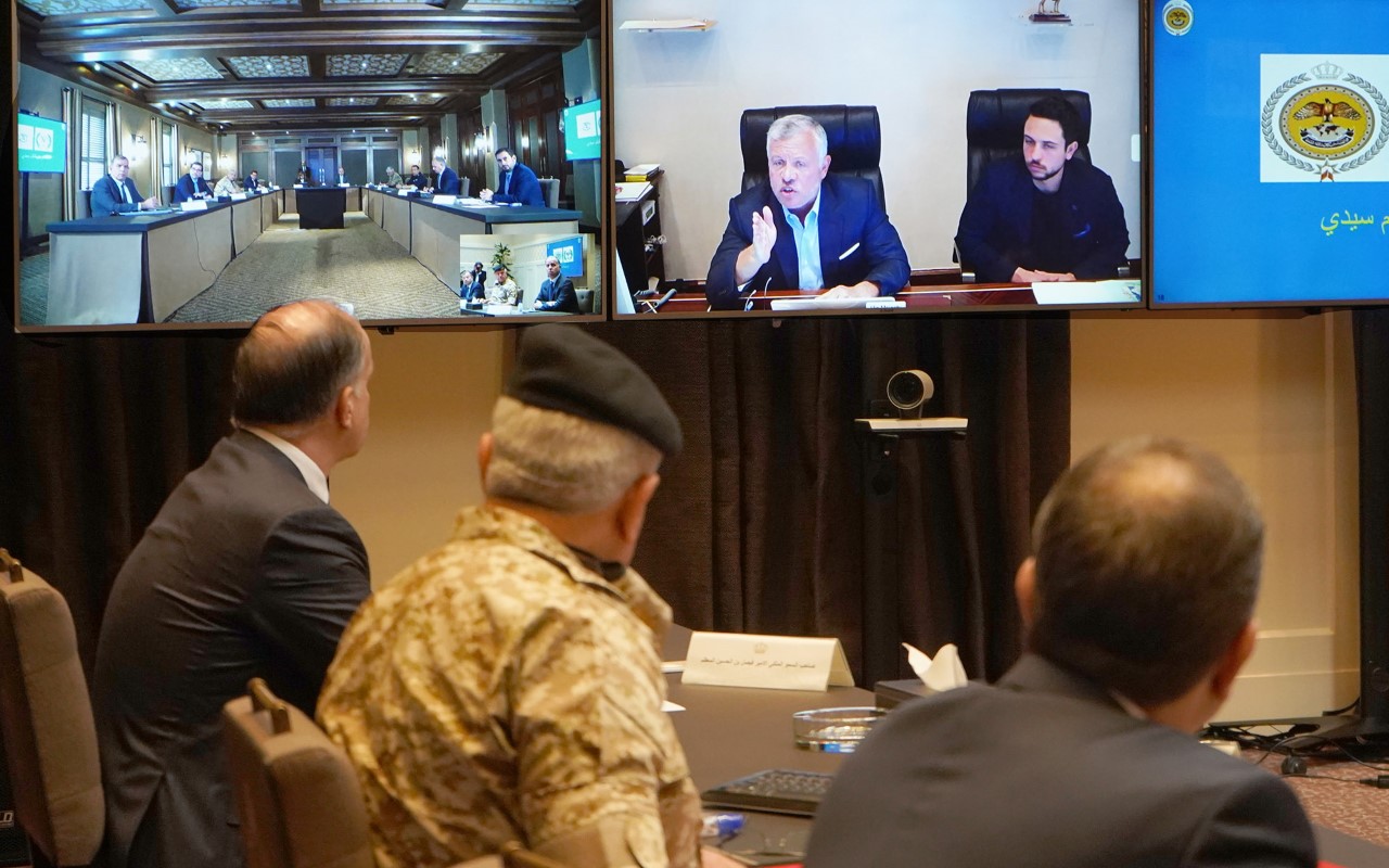 الملك: أهمية ضمان الغلق التام لأماكن