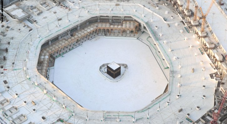 مكة تشهد ظاهرة فلكية.. ورصدت فوق