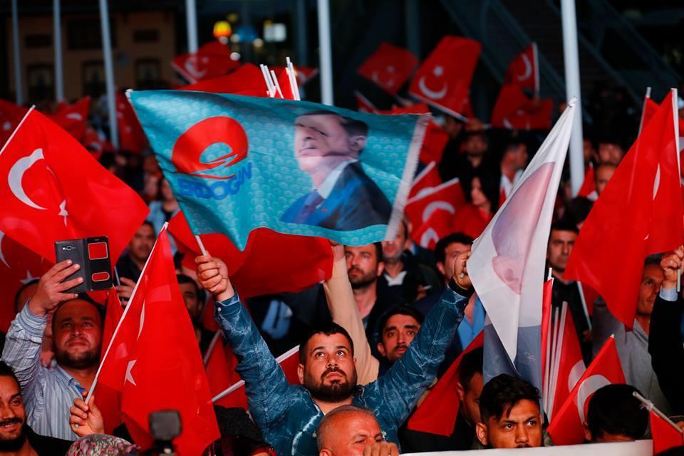 تركيا دولة رئاسية.. الأتراك يصوتون بـ’نعم‘