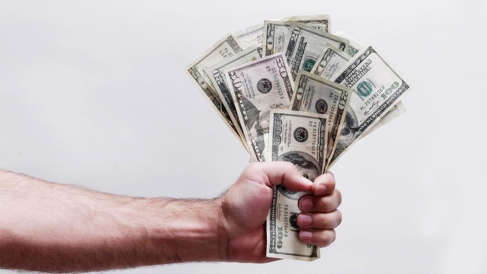 المركزي الإماراتي: الأوراق النقدية لا تنقل