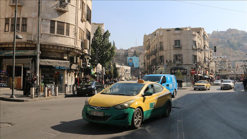 اقتصاديون: عودة الحياة تدريجيا سيخفف العبء