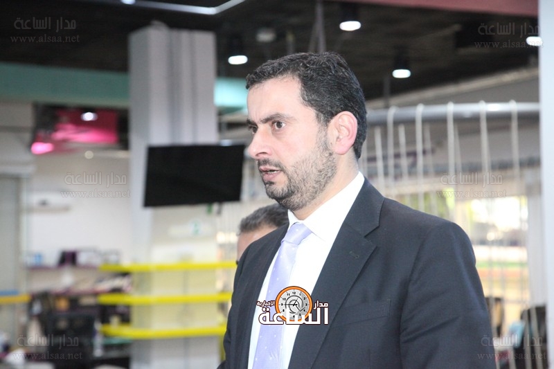 الحكومة: فتح جميع القطاعات وبكامل طاقتها