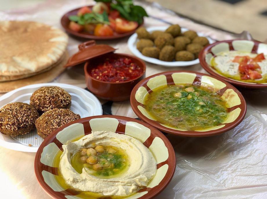 حمادة: قطاع المطاعم والحلويات بدأ بالتعافي