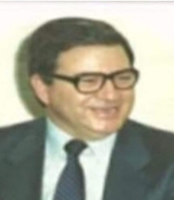 نغوي اذ يرحل متأخرا