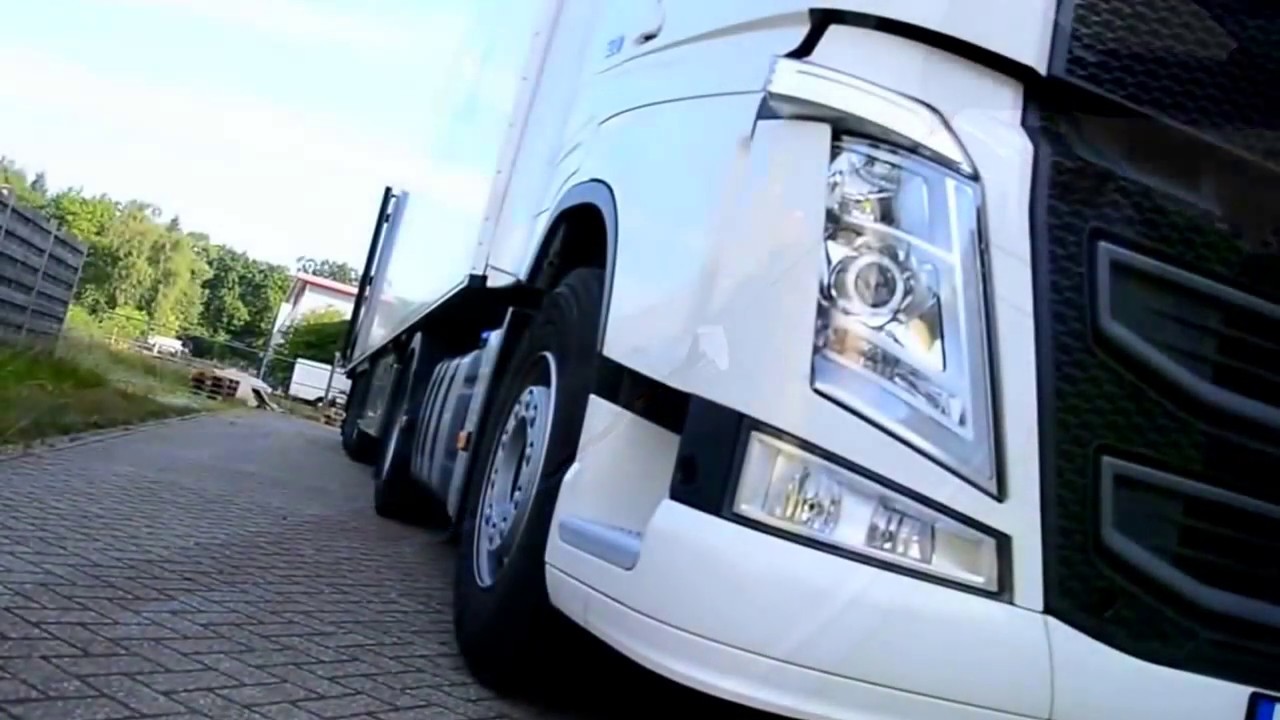 بعد السائق السوري.. ضبط سائقي شاحنة