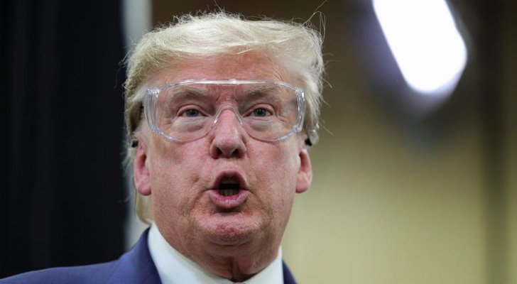 كورونا يقترب أكثر من ترمب بعد