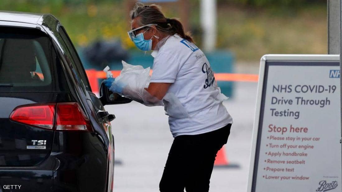 جونسون: سيتم تخفيف بعض إجراءات العزل