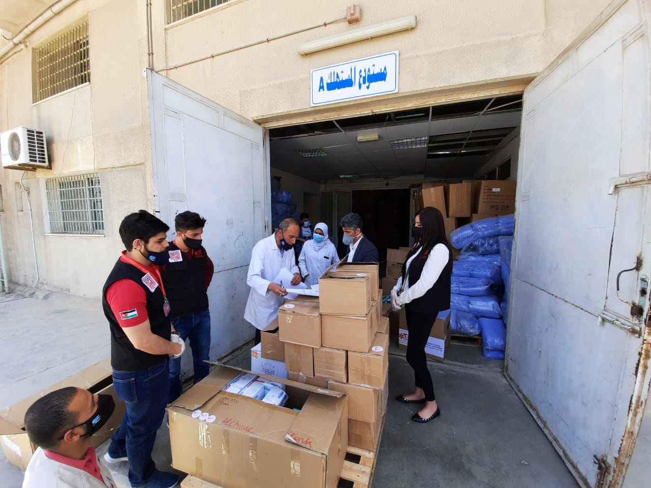 الجمعية الأردنية للإسعاف تقدم معدات حماية