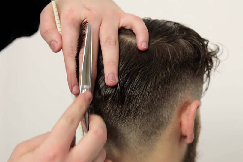 الزرقاء: إنذار 28 صالون حلاقة