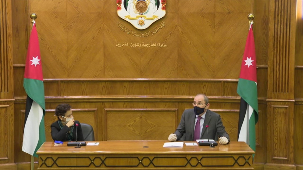 الصفدي يبحث مواجهة أي قرار إسرائيلي