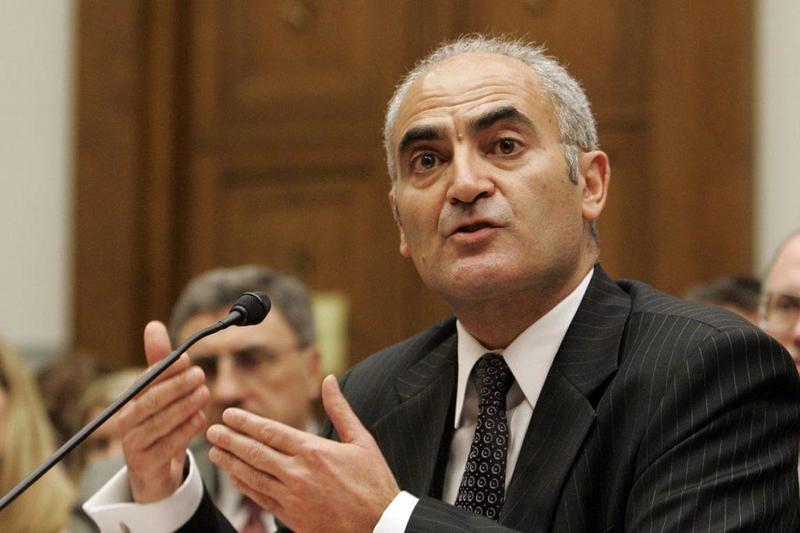 من هو البروفيسور المغربي الذي كلفه