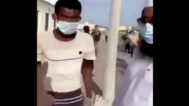 خليجي رفض إعطاء وجبة إفطار لوافد